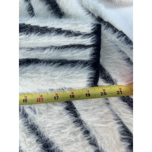 A by Anthropologie Women's sz L Cindy Eyelash Half-Zip Pullover SOFT Classy - Picture 7 of 7